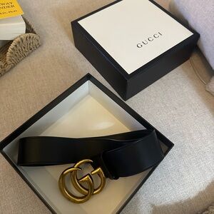 Gucci Black Leather Belt with Gold GG Buckle